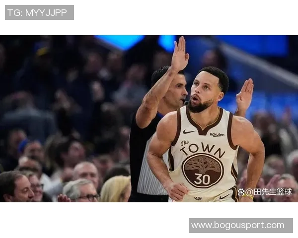 历史上单场投中10个以上三分球的球员盘点库里独占鳌头超越二三四名总和