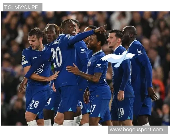 埃弗顿宣布提前召回18岁中场阿姆斯特朗重返球队助力争夺主力位置